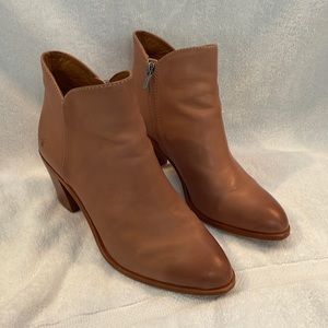 Frye Noelle inside zip in light rose size 9